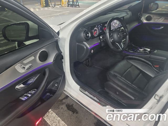 Mercedes-Benz E-Class 2018 — ფოტო 3/18