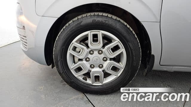 Hyundai Staria 2021 — ფოტო 5/20