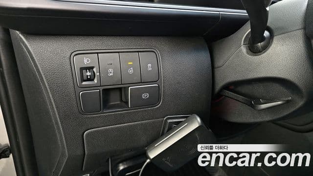 Hyundai Staria 2021 — ფოტო 18/20