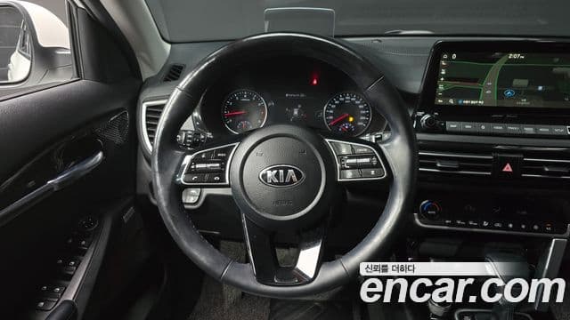 Kia Seltos 2020 — ფოტო 13/20