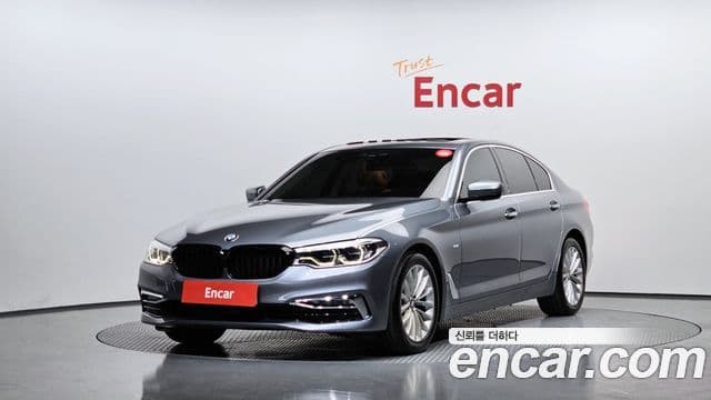 BMW 5 Series 2018 — ფოტო 1/20