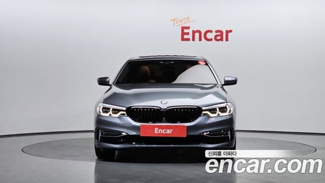 BMW 5 Series 2018 — ფოტო 3/20