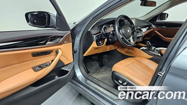 BMW 5 Series 2018 — ფოტო 11/20