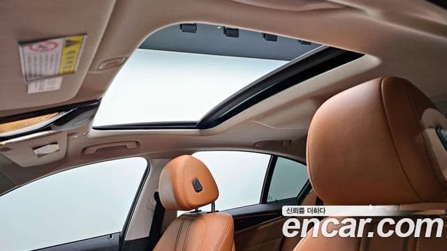 BMW 5 Series 2018 — ფოტო 19/20
