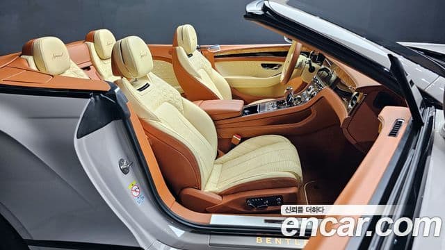 Bentley Continental GT 2022 — Фото 10/20