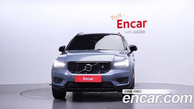 Volvo XC40 2020 — Фото 3/20