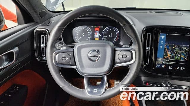 Volvo XC40 2020 — Фото 13/20