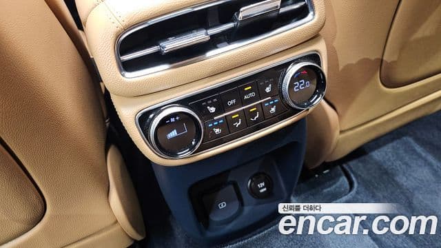 Genesis GV80 2023 — ფოტო 17/20