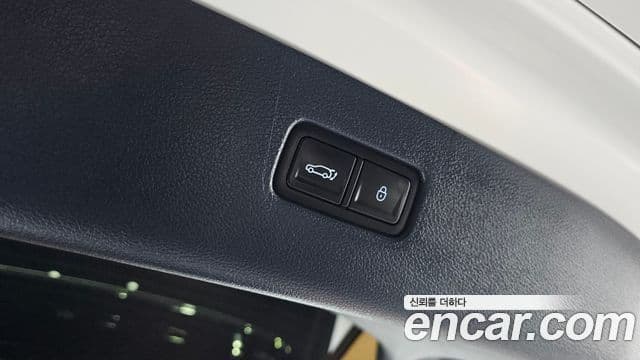 Genesis GV80 2023 — ფოტო 19/20