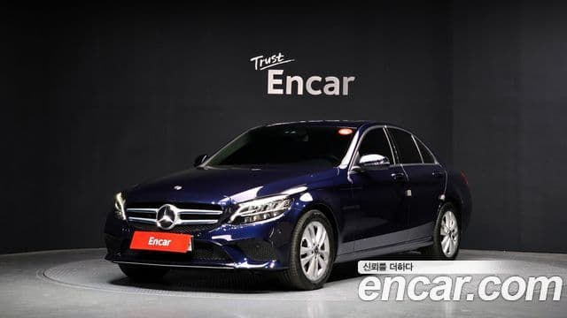 Mercedes-Benz C-Class 2019 — ფოტო 1/20