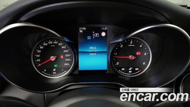 Mercedes-Benz C-Class 2019 — ფოტო 8/20