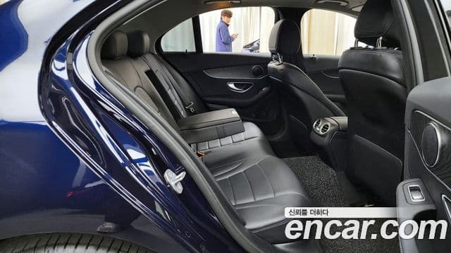 Mercedes-Benz C-Class 2019 — ფოტო 12/20