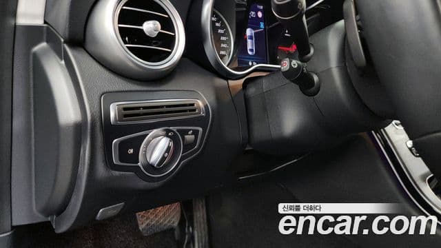 Mercedes-Benz C-Class 2019 — ფოტო 16/20