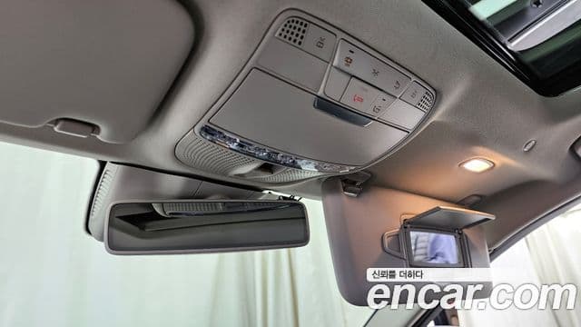Mercedes-Benz C-Class 2019 — ფოტო 17/20