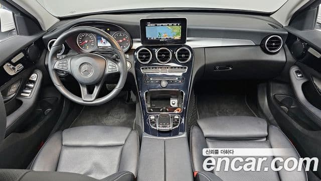 Mercedes-Benz C-Class 2018 — ფოტო 7/20