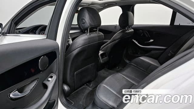 Mercedes-Benz C-Class 2018 — ფოტო 12/20