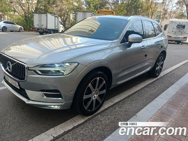 Volvo XC60 2019 — Şəkil 10/17