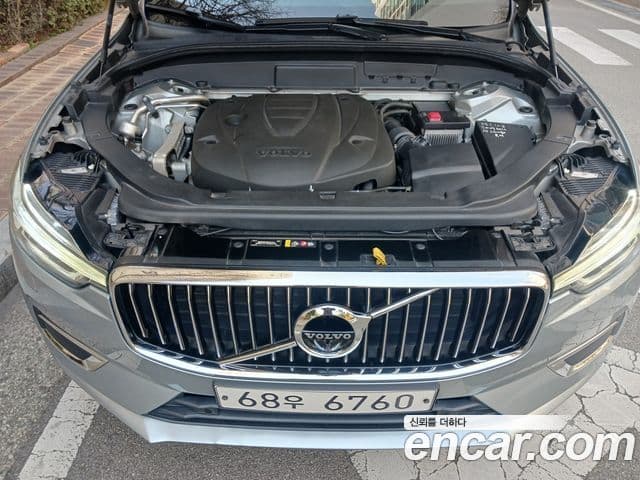 Volvo XC60 2019 — Şəkil 9/17