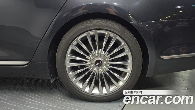 Kia The K9 2018 — ფოტო 17/32