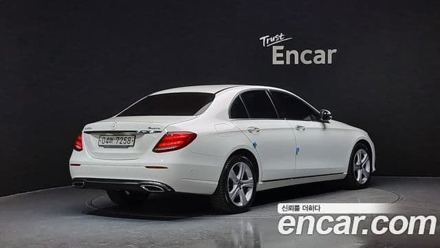Mercedes-Benz E-Class 2018 — ფოტო 2/20