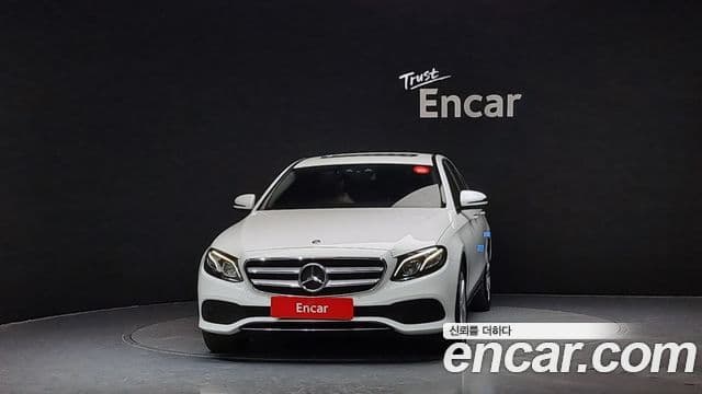 Mercedes-Benz E-Class 2018 — ფოტო 3/20