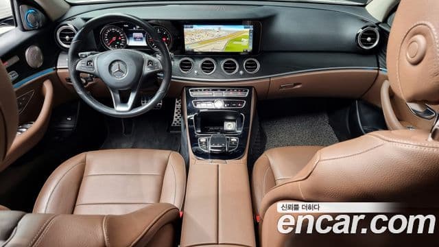 Mercedes-Benz E-Class 2018 — ფოტო 7/20
