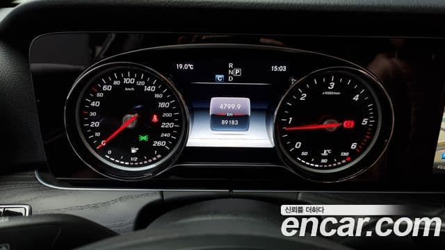 Mercedes-Benz E-Class 2018 — ფოტო 8/20
