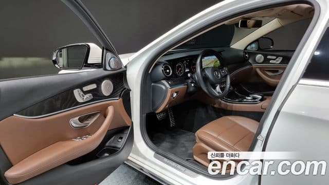 Mercedes-Benz E-Class 2018 — ფოტო 10/20