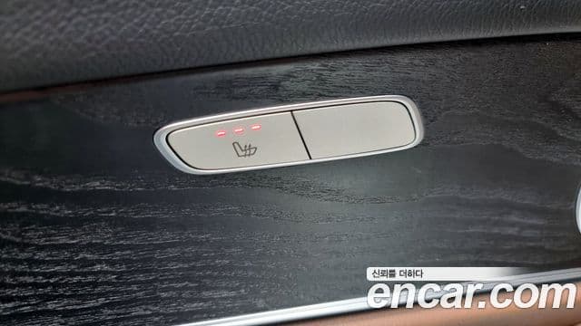 Mercedes-Benz E-Class 2018 — ფოტო 16/20