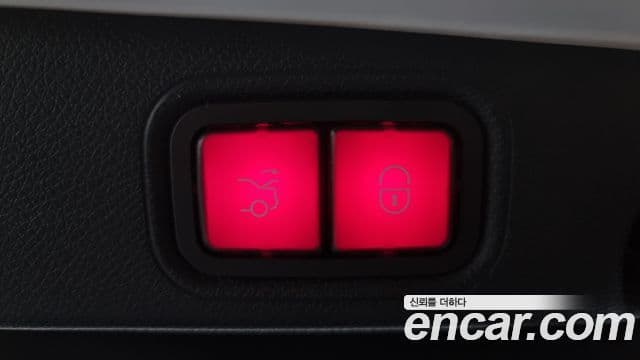 Mercedes-Benz E-Class 2018 — ფოტო 19/20