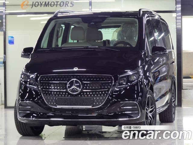 Mercedes-Benz V-Class 2025 — Photo 1/20
