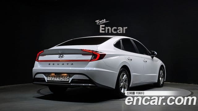 Hyundai Sonata Hybrid 2021 — ფოტო 15/20