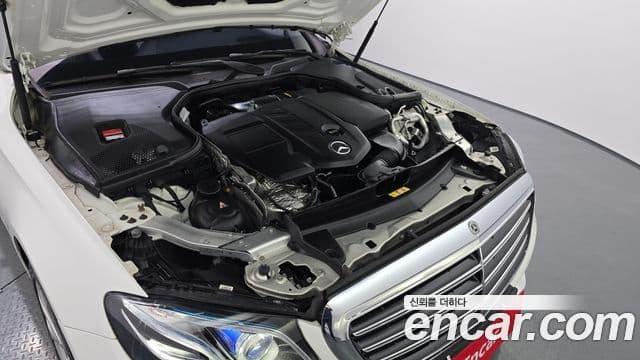 Mercedes-Benz E-Class 2018 — ფოტო 5/20