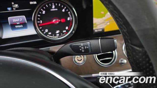 Mercedes-Benz E-Class 2018 — ფოტო 7/20
