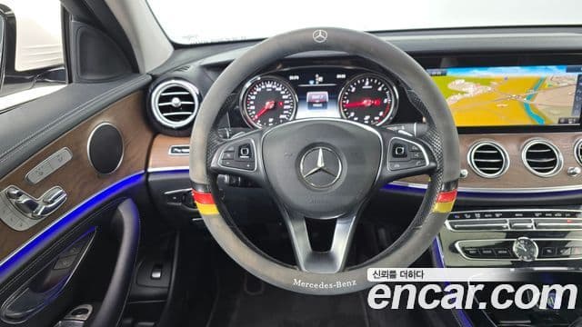 Mercedes-Benz E-Class 2018 — ფოტო 12/20