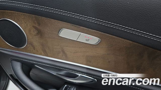 Mercedes-Benz E-Class 2018 — ფოტო 17/20