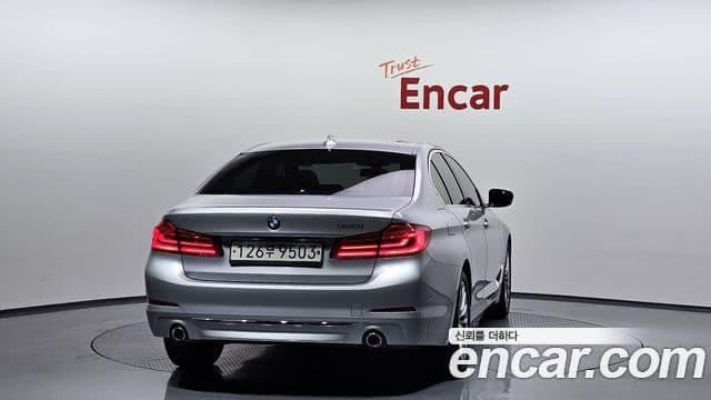 BMW 5 Series 2020 — ფოტო 4/20