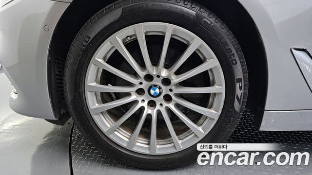 BMW 5 Series 2020 — ფოტო 5/20