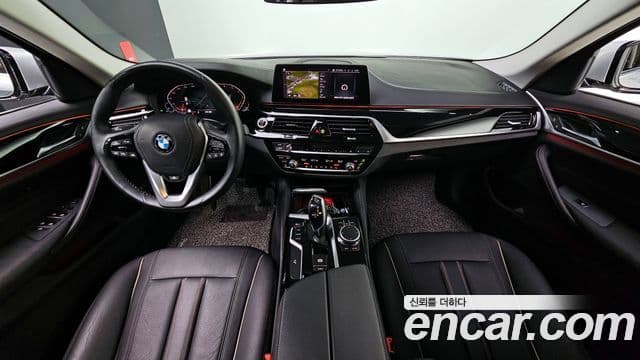 BMW 5 Series 2020 — ფოტო 7/20
