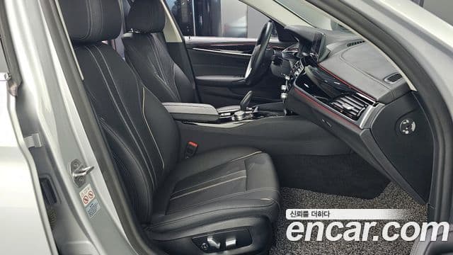 BMW 5 Series 2020 — ფოტო 10/20
