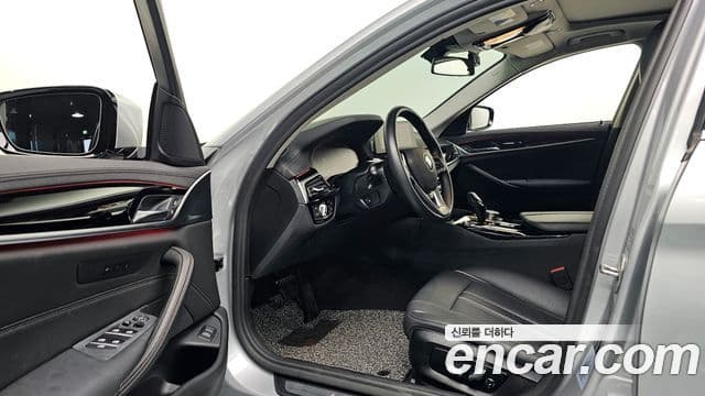 BMW 5 Series 2020 — ფოტო 11/20