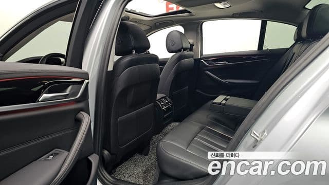 BMW 5 Series 2020 — ფოტო 12/20