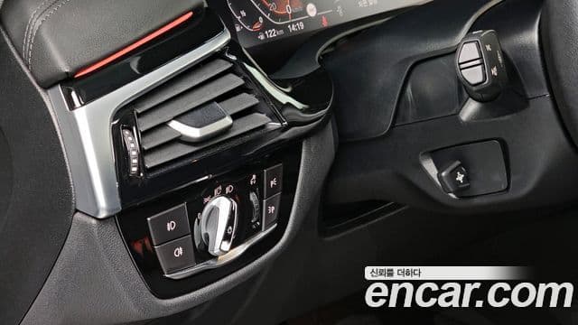 BMW 5 Series 2020 — ფოტო 15/20
