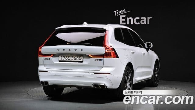 Volvo XC60 2020 — Şəkil 18/20