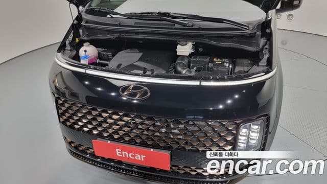 Hyundai Staria 2023 — ფოტო 6/20