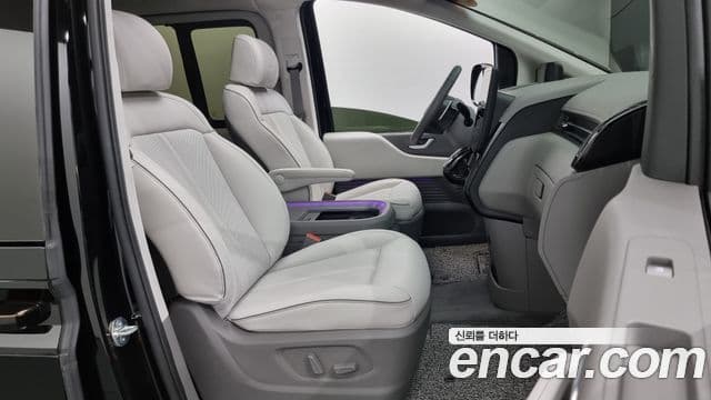 Hyundai Staria 2023 — ფოტო 10/20