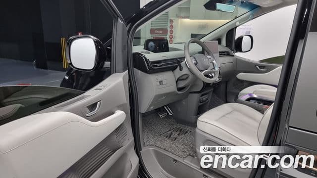 Hyundai Staria 2023 — ფოტო 11/20