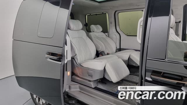 Hyundai Staria 2023 — ფოტო 12/20