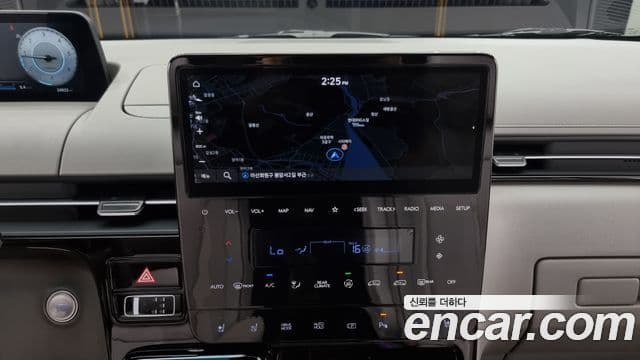 Hyundai Staria 2023 — ფოტო 14/20