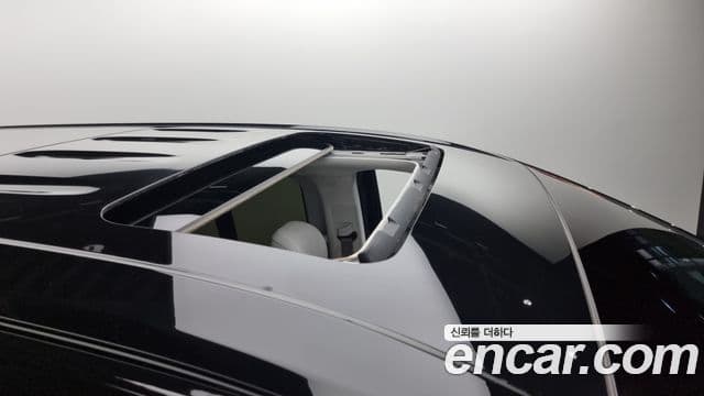Hyundai Staria 2023 — ფოტო 19/20